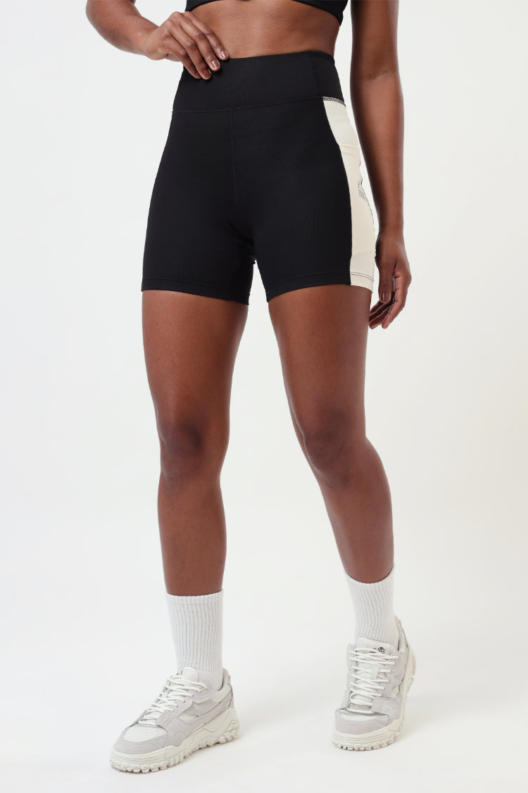Bermuda Feminina Cós Alto Com Bolso - Preto